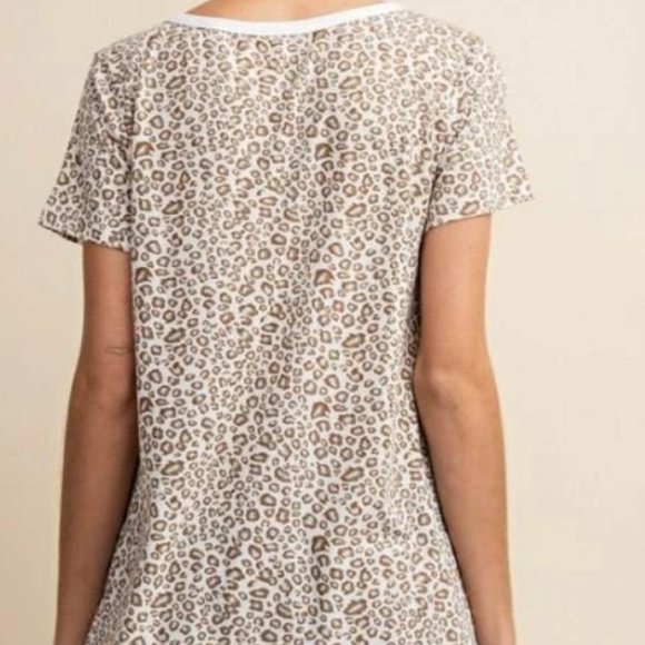 Women's Top ALL-OVER ANIMAL PRINT T-Shirt - Picture 3 of 3